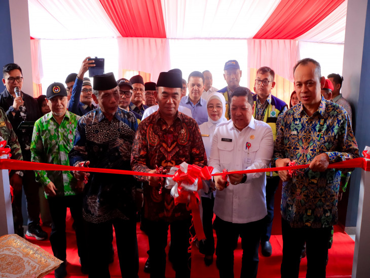 Pj Sekda Kampar Ramlah Dampingi Menko PMK Muhadjir Effendy Resmikan Rusunawa UMRI